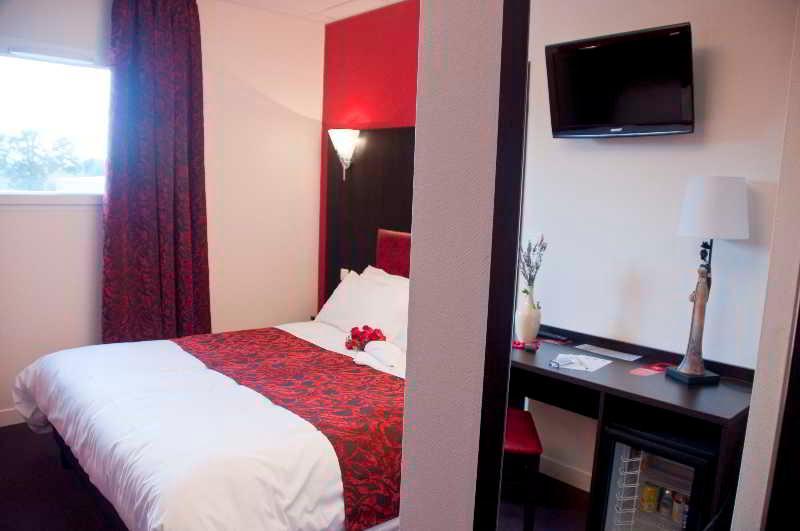 Brit Hotel Confort Alexia - Ла-Сутеррен Екстер'єр фото