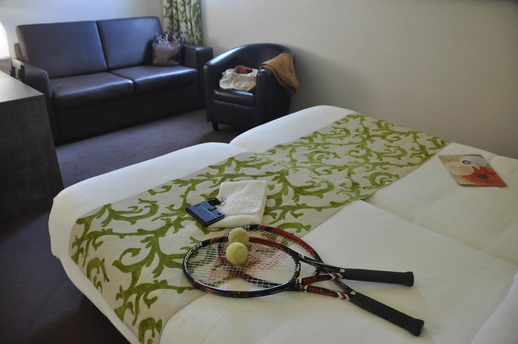 Brit Hotel Confort Alexia - Ла-Сутеррен Екстер'єр фото