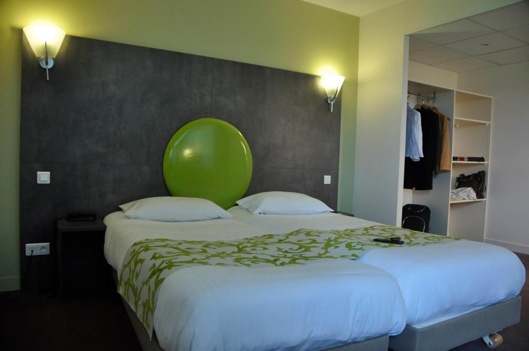 Brit Hotel Confort Alexia - Ла-Сутеррен Екстер'єр фото